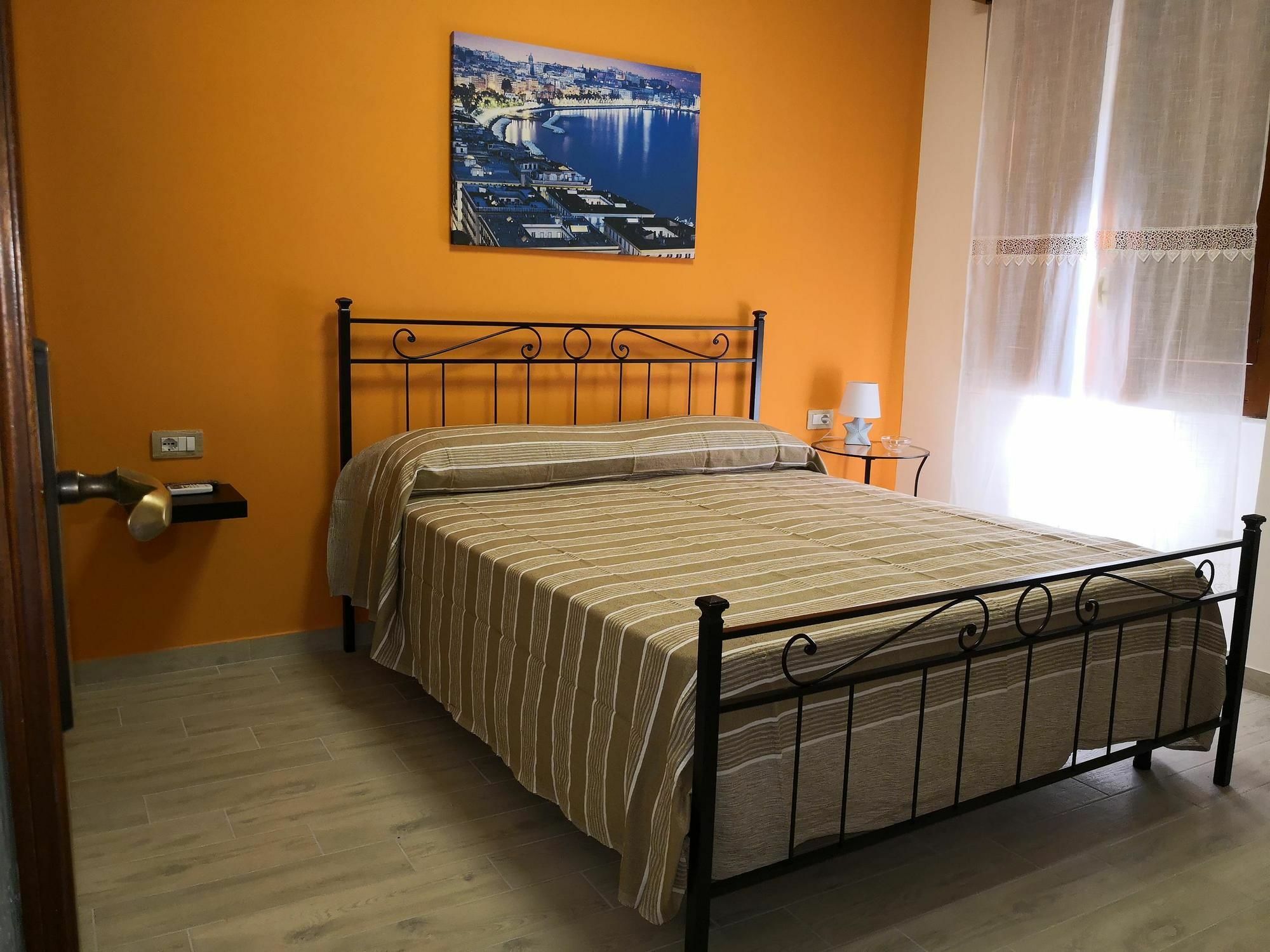 Fenesta Vascia Bed and Breakfast Napoli Esterno foto