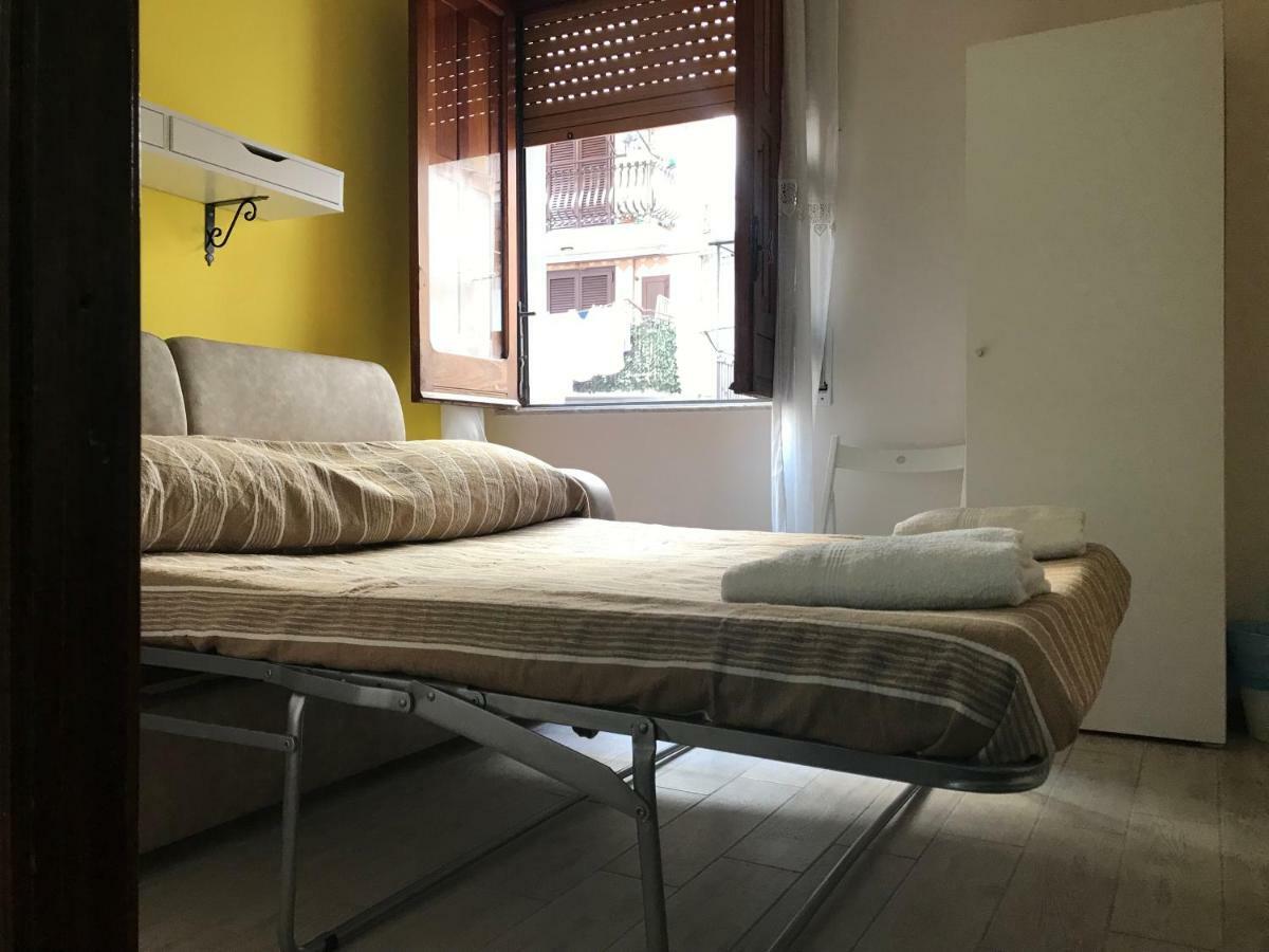 Fenesta Vascia Bed and Breakfast Napoli Esterno foto